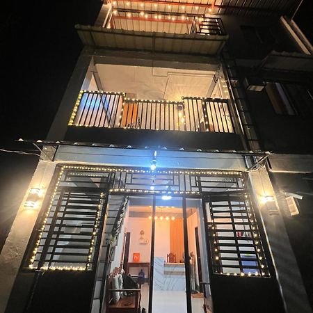 Eighty8 Tourist Inn Coron Esterno foto