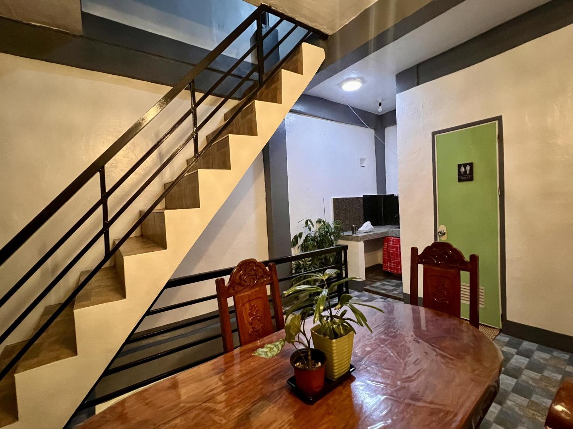 Eighty8 Tourist Inn Coron Esterno foto